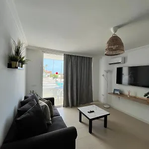 https://apt-tenerife-golf-del-sur-1.adeje-hotels.com